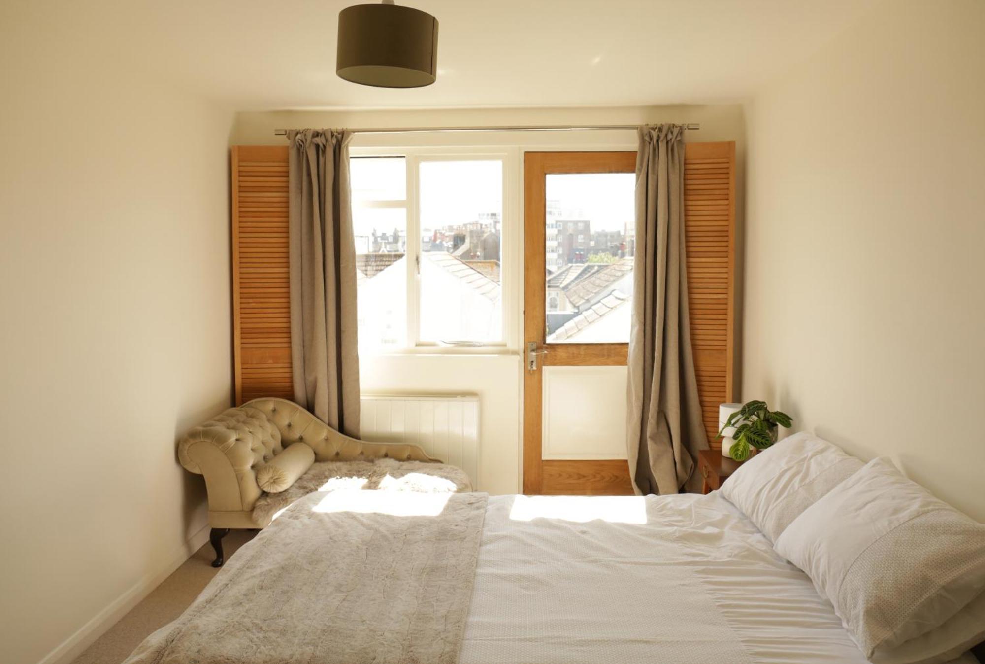 Sunny Seaside Sanctuary - Two Bedroom Apartment Brighton Exteriör bild